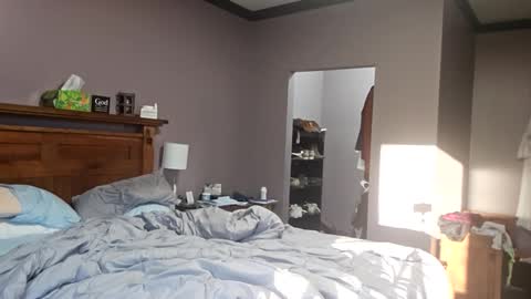 Tohiptwoquit online show from March 9, 2025, 11:03 pm