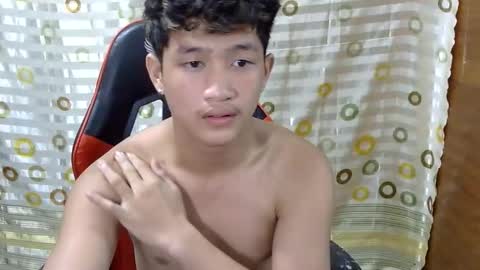 Snapshot of justcallme_cyril chatting on February 13, 2026, 12:17 am Cyril online show from February 13, 2026, 12:17 am