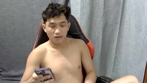 Snapshot of justcallme_cyril chatting on April 16, 2026, 1:01 pm Cyril online show from April 16, 2026, 1:01 pm