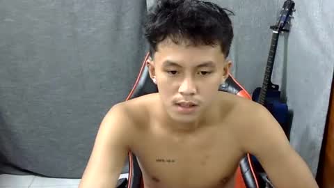 Snapshot of justcallme_james chatting on May 5, 2026, 8:00 am James online show from May 5, 2026, 8:00 am