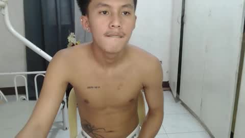 Snapshot of justcallme_james chatting on May 13, 2026, 7:17 am James online show from May 13, 2026, 7:17 am