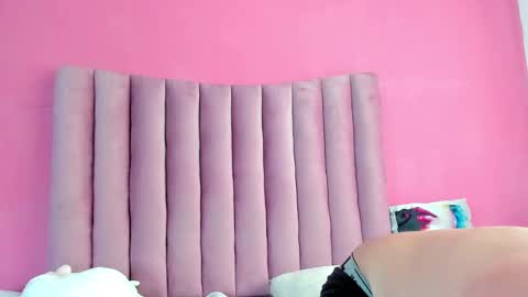 JUSTIN Y JAZMIN online show from February 5, 2025, 9:40 pm