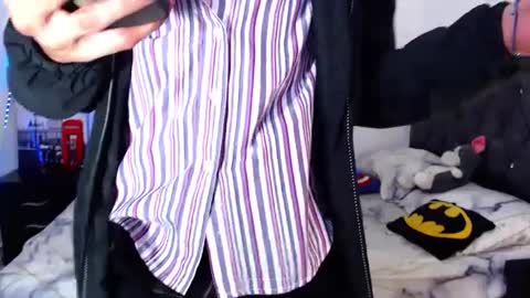 JUSTIN online show from September 17, 2025, 9:49 pm