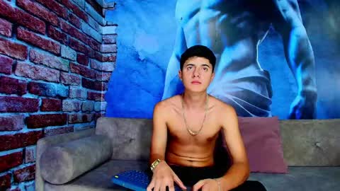 Snapshot of justin_ortiz chatting on June 1, 2026, 6:42 pm Justin Ortiz online show from June 1, 2026, 6:42 pm