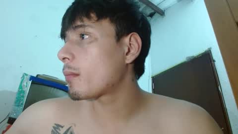 justin_taylor02 online show from October 1, 2025, 10:49 pm