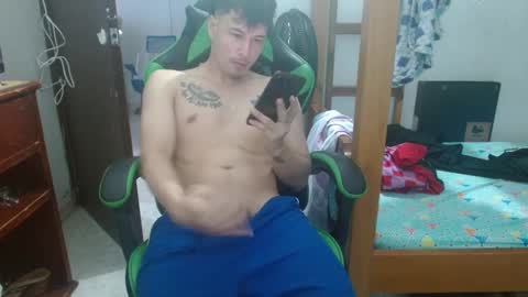 justin_taylor02 online show from October 10, 2025, 12:15 pm