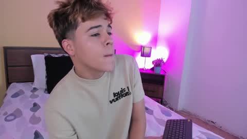 Snapshot of justinbiler chatting on December 4, 2024, 12:25 pm Justin online show from December 4, 2024, 12:25 pm