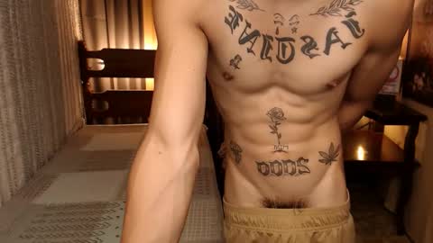 Snapshot of justine_hunk chatting on December 16, 2024, 10:56 pm justine_hunk online show from December 16, 2024, 10:56 pm