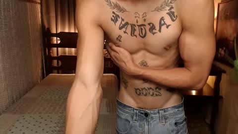 Snapshot of justine_hunk chatting on January 13, 2025, 9:52 pm justine_hunk online show from January 13, 2025, 9:52 pm