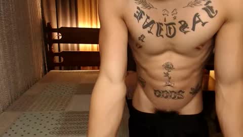 Snapshot of justine_hunk chatting on January 14, 2025, 2:00 pm justine_hunk online show from January 14, 2025, 2:00 pm