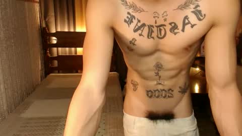 Snapshot of justine_hunk chatting on March 7, 2025, 5:18 am justine_hunk online show from March 7, 2025, 5:18 am