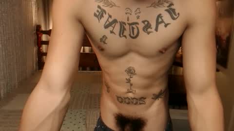 Snapshot of justine_hunk chatting on October 7, 2025, 6:32 am justine_hunk online show from October 7, 2025, 6:32 am