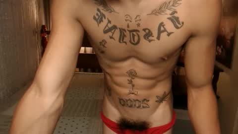 justine_hunk online show from December 4, 2025, 4:44 am