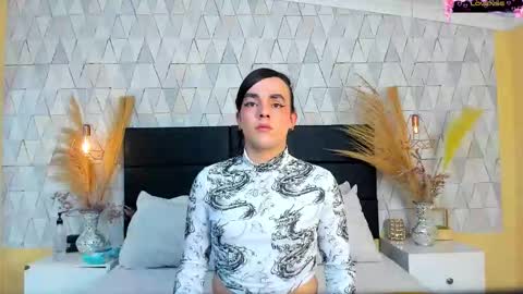 Justine online show from March 23, 2026, 4:05 am