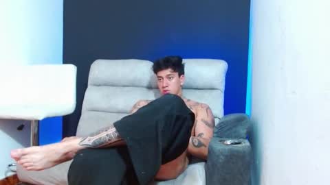 justinfuller_31 online show from March 16, 2026, 5:44 am