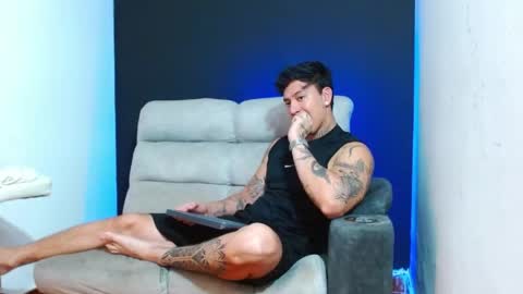 Snapshot of justinfuller_31 chatting on May 27, 2026, 7:33 pm justinfuller_31 online show from May 27, 2026, 7:33 pm