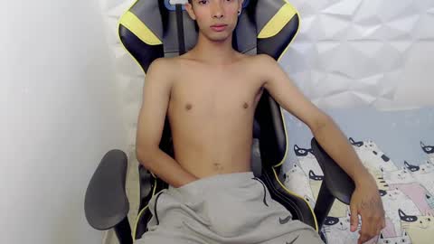 J U S T I N online show from February 25, 2025, 7:03 pm