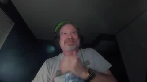 Snapshot of justmetool chatting on October 5, 2025, 7:39 am Tool online show from October 5, 2025, 7:39 am