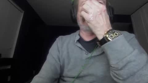 Snapshot of justmetool chatting on November 5, 2025, 3:06 am Tool online show from November 5, 2025, 3:06 am