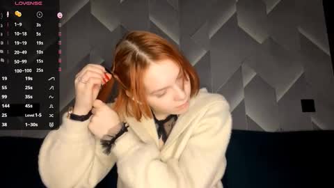 Lina online show from November 22, 2025, 7:35 pm