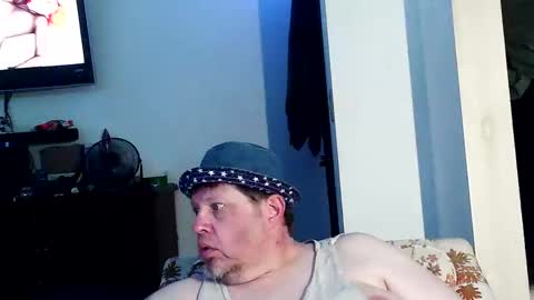 Snapshot of justsetfree chatting on May 1, 2026, 9:03 am justsetfree online show from May 1, 2026, 9:03 am