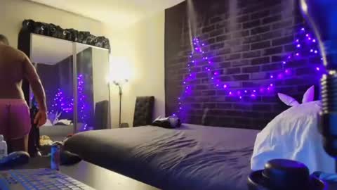 Snapshot of justwannalookgood4ya chatting on December 17, 2024, 4:34 am Eetantungfuk Mias online show from December 17, 2024, 4:34 am