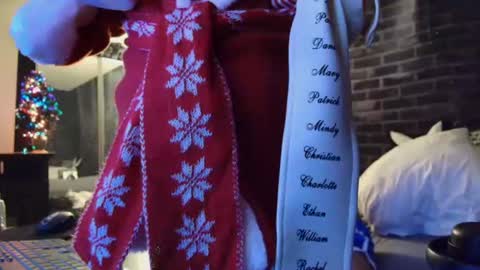 Snapshot of justwannalookgood4ya chatting on December 17, 2024, 8:45 am Eetantungfuk Mias online show from December 17, 2024, 8:45 am