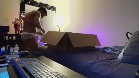 Snapshot of justwannalookgood4ya chatting on December 17, 2024, 6:09 pm Eetantungfuk Mias online show from December 17, 2024, 6:09 pm