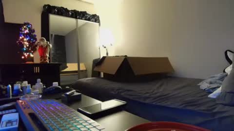 Snapshot of justwannalookgood4ya chatting on December 17, 2024, 9:27 pm Eetantungfuk Mias online show from December 17, 2024, 9:27 pm