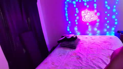 Snapshot of justwannalookgood4ya chatting on January 23, 2025, 9:29 pm Eetantungfuk Mias online show from January 23, 2025, 9:29 pm