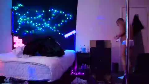 Snapshot of justwannalookgood4ya chatting on February 7, 2025, 1:01 pm Eetantungfuk Mias online show from February 7, 2025, 1:01 pm