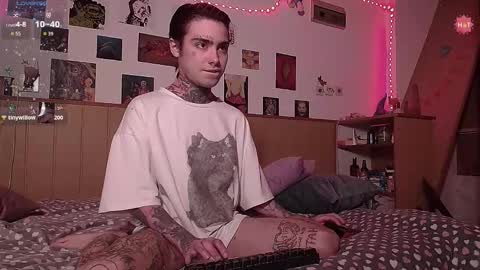 Juuzou hehim u can call me Juz online show from November 15, 2025, 3:08 pm