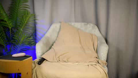 Kristina online show from April 6, 2026, 4:46 am