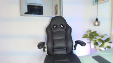 ees 3 online show from March 4, 2025, 7:54 pm