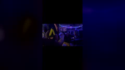 jwolf11851725 online show from April 23, 2026, 1:02 pm