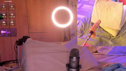  Karolin  online show from February 25, 2026, 11:36 pm