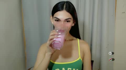 Snapshot of kaamy_dake chatting on February 15, 2025, 3:39 pm KAAMY online show from February 15, 2025, 3:39 pm