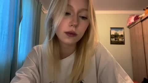 Snapshot of kacicasal chatting on May 30, 2026, 12:24 pm Mia 1st day here online show from May 30, 2026, 12:24 pm