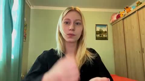 Snapshot of kacicasal chatting on July 4, 2026, 2:12 pm Mia 1st day here online show from July 4, 2026, 2:12 pm