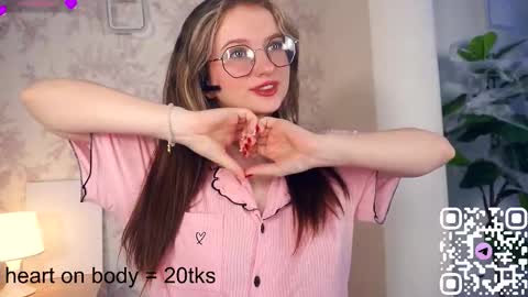 Tate online show from November 13, 2025, 6:23 am