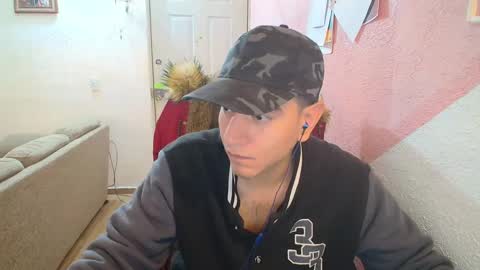 kael_art_d online show from December 2, 2024, 7:03 am