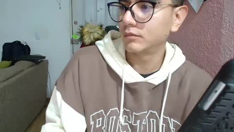 kael_art_d online show from December 4, 2024, 1:58 am