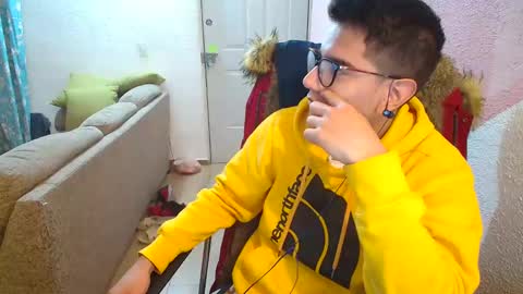 kael_art_d online show from December 6, 2024, 2:24 am