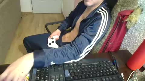 kael_art_d online show from December 11, 2024, 5:00 am