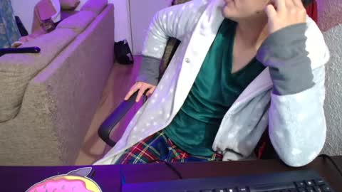 kael_art_d online show from December 30, 2024, 3:14 am