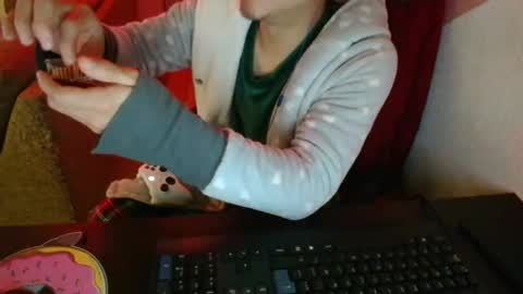 kael_art_d online show from December 31, 2024, 12:54 am