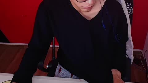 kael_art_d online show from September 23, 2025, 6:55 pm