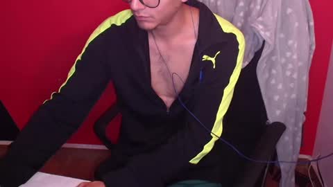 kael_art_d online show from October 2, 2025, 12:06 am