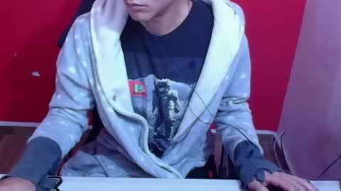 kael_art_d online show from October 24, 2025, 3:52 pm