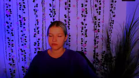 Snapshot of kaela_spell_ chatting on September 18, 2025, 5:31 am kaela_spell_ online show from September 18, 2025, 5:31 am
